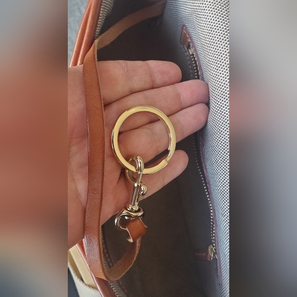 Dooney & Bourke Florentine Ellie Leather Crossbody Bag In Natural - Picture 11 of 16